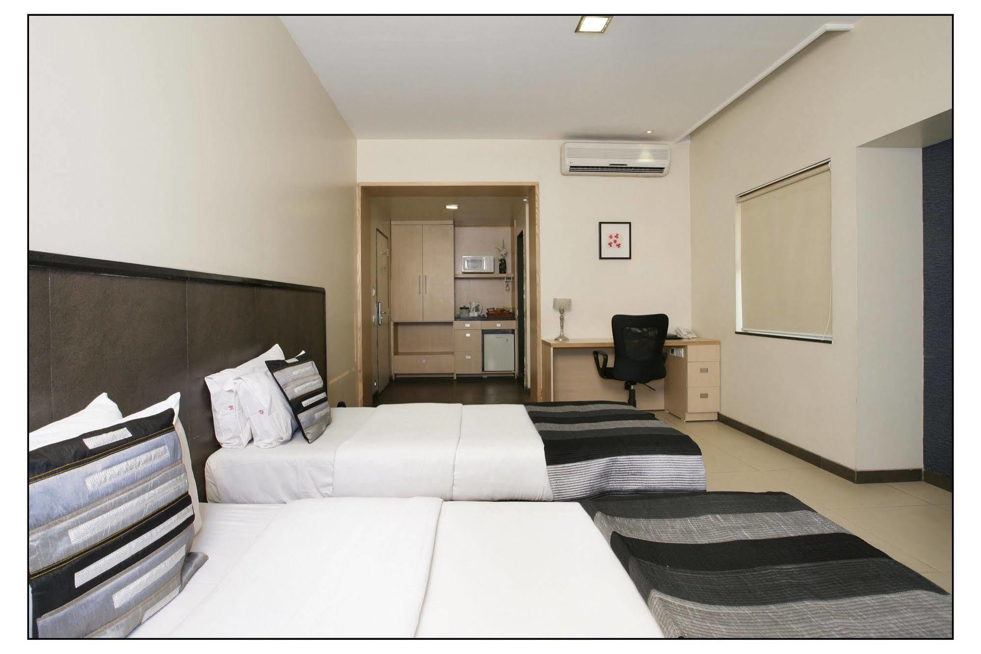 The Sirona Hotel Pune Exterior foto